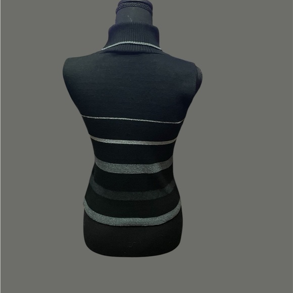 SWEATER PROJECT SLEEVELESS SWEATER SIZE MEDIUM GENTLY WORN - Picture 2 of 3